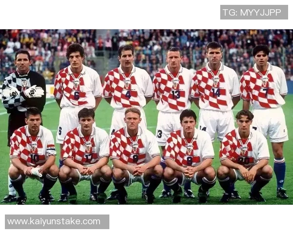 博尼回忆初恋球衣埃托奥的蓝黑战袍承载青春梦想