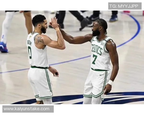 塔图姆谈布朗获FMVP心态平和期待再次夺冠机会